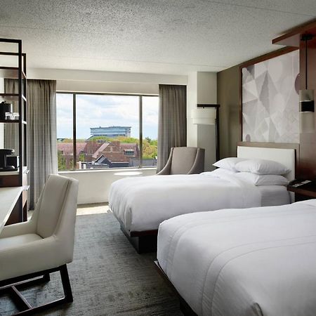 Marriott East Lansing At University Place Exteriör bild