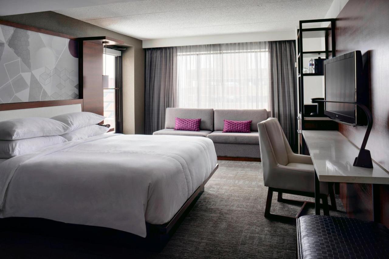 Marriott East Lansing At University Place Exteriör bild