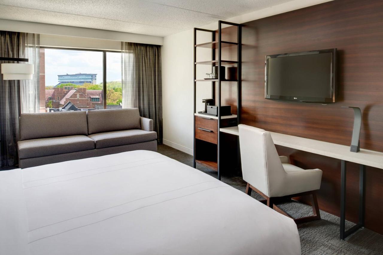 Marriott East Lansing At University Place Exteriör bild