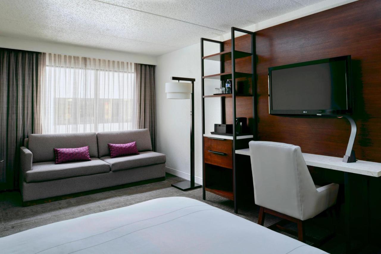 Marriott East Lansing At University Place Exteriör bild