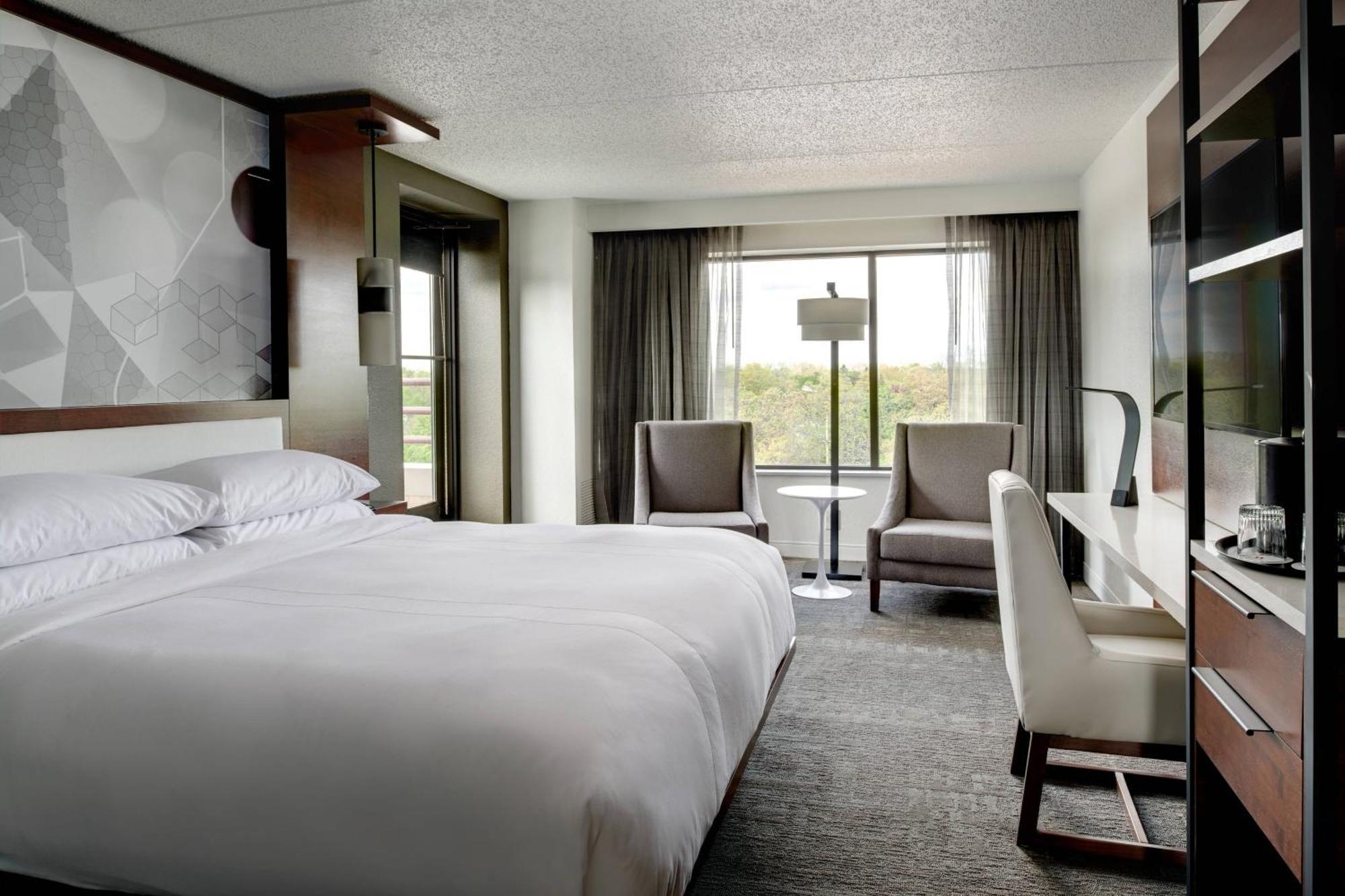 Marriott East Lansing At University Place Exteriör bild