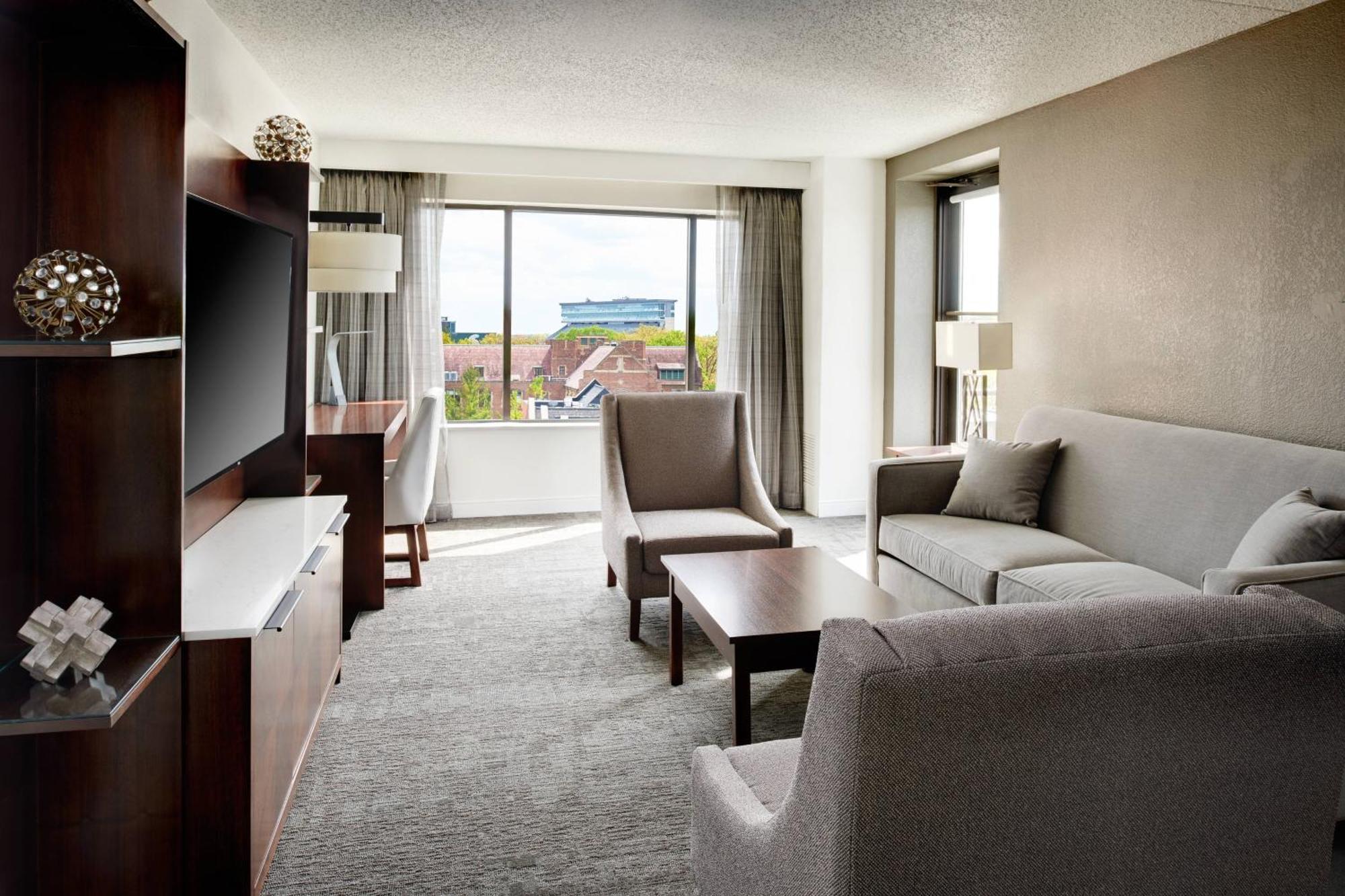 Marriott East Lansing At University Place Exteriör bild
