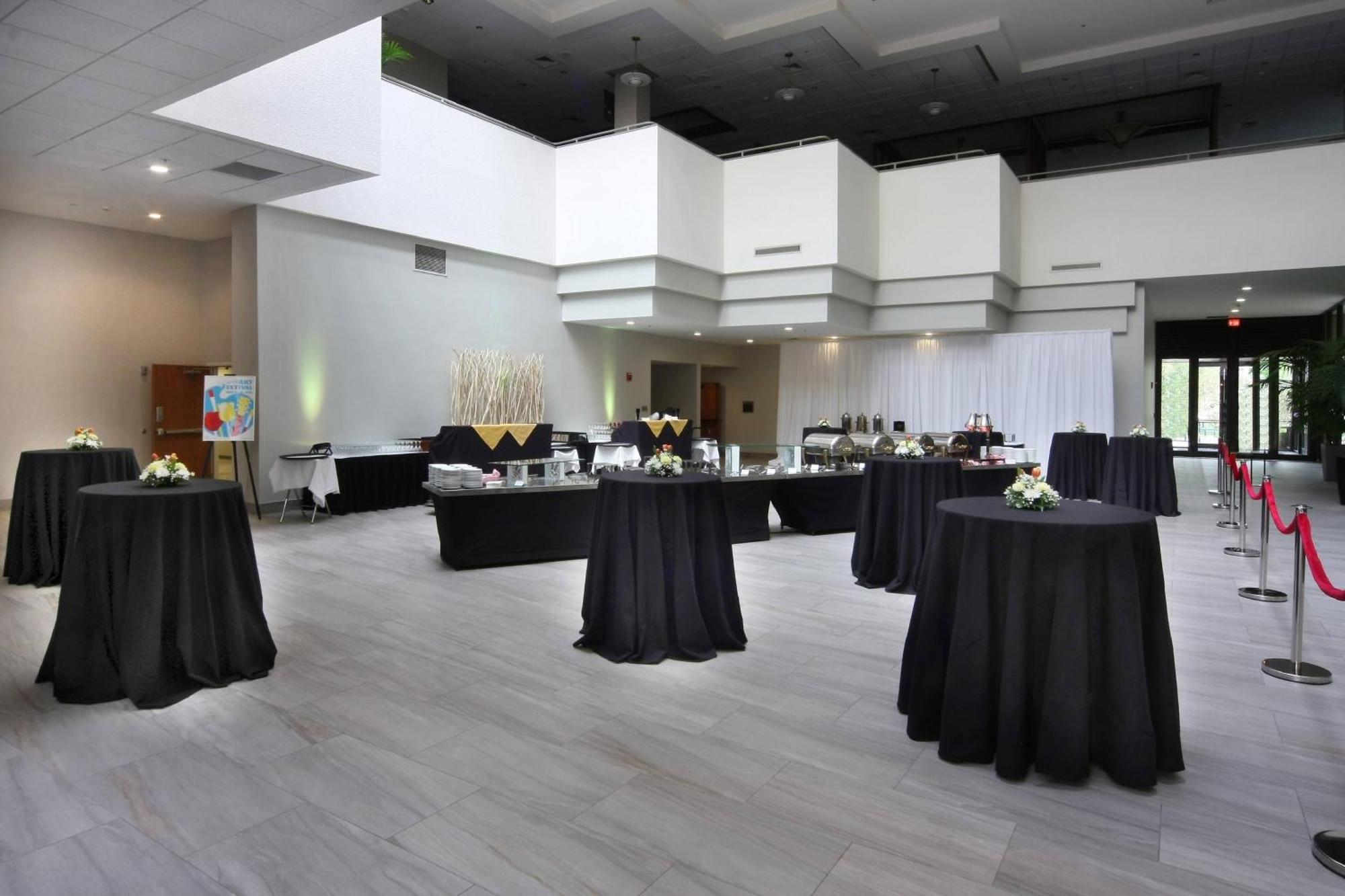 Marriott East Lansing At University Place Exteriör bild