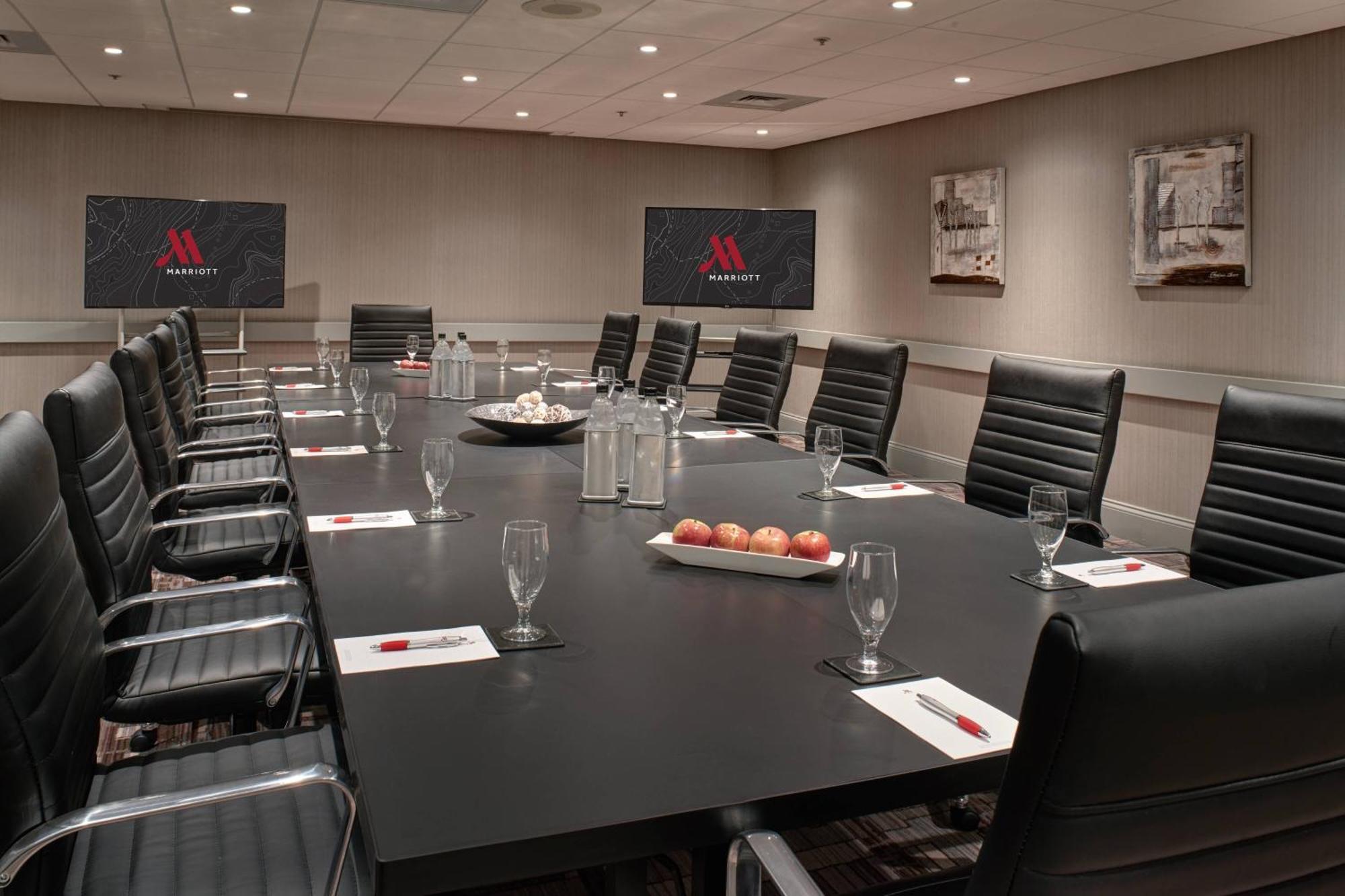 Marriott East Lansing At University Place Exteriör bild