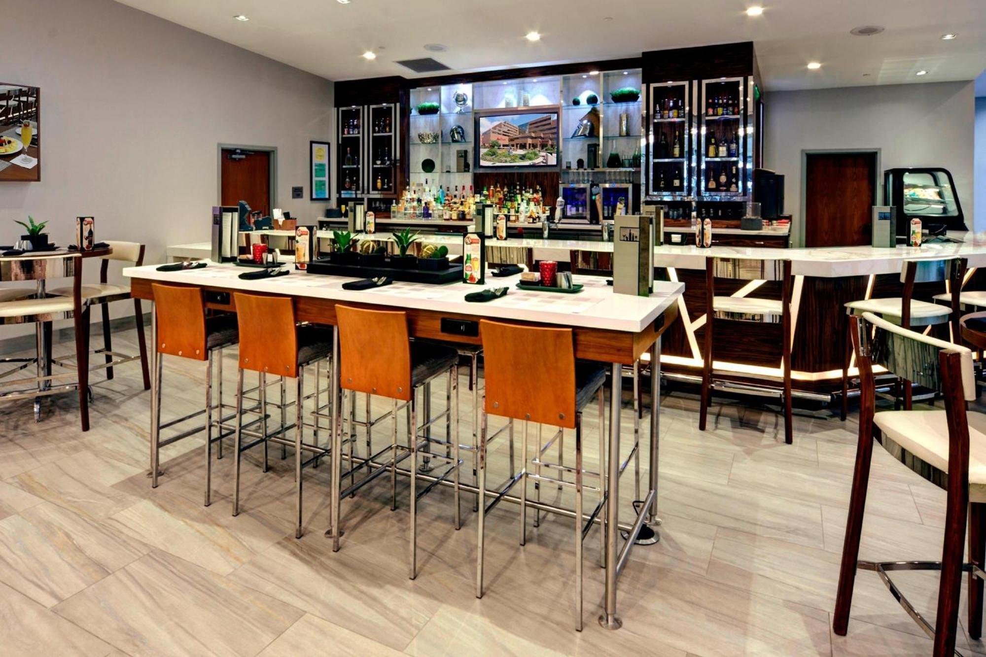 Marriott East Lansing At University Place Exteriör bild