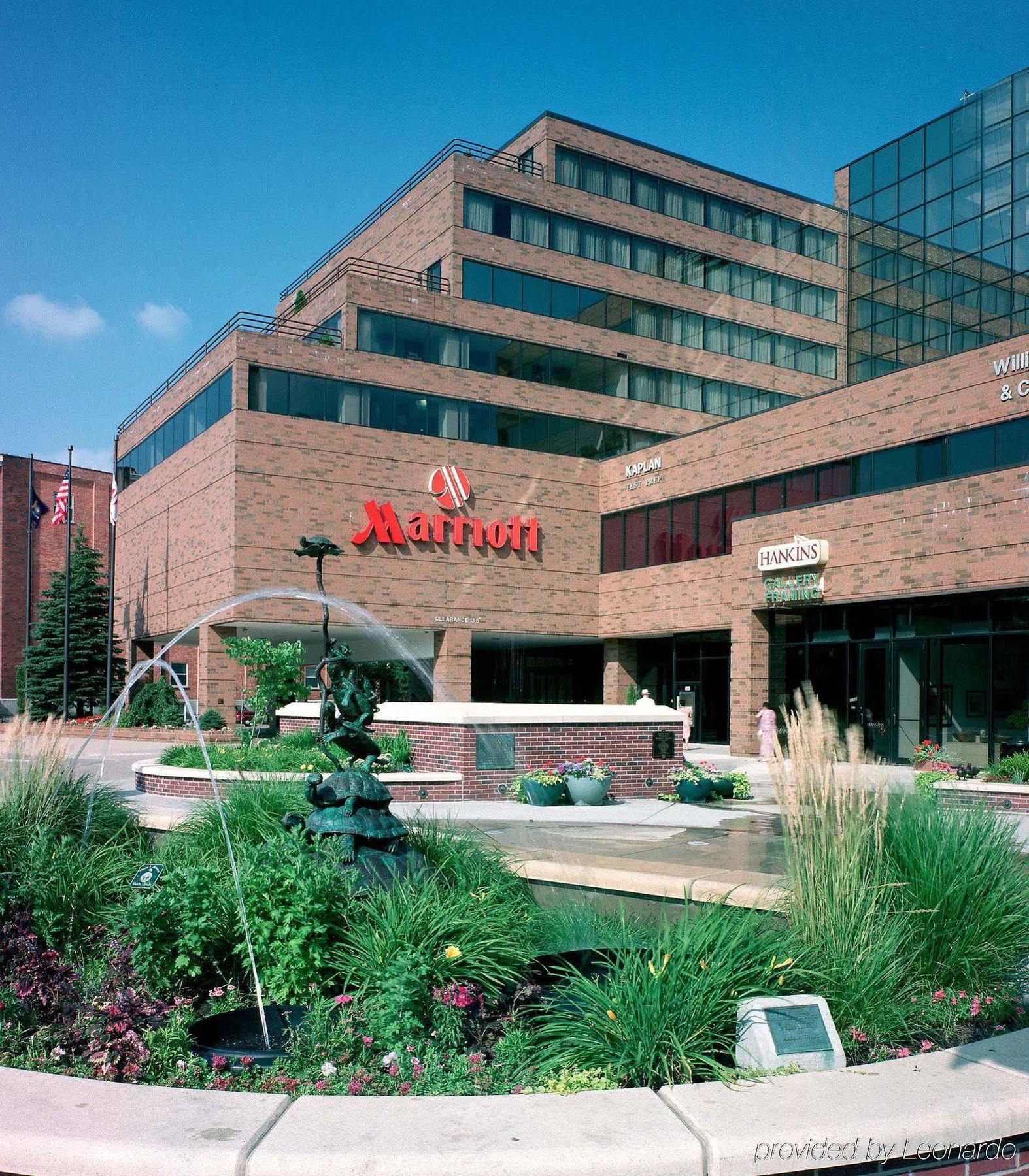 Marriott East Lansing At University Place Exteriör bild