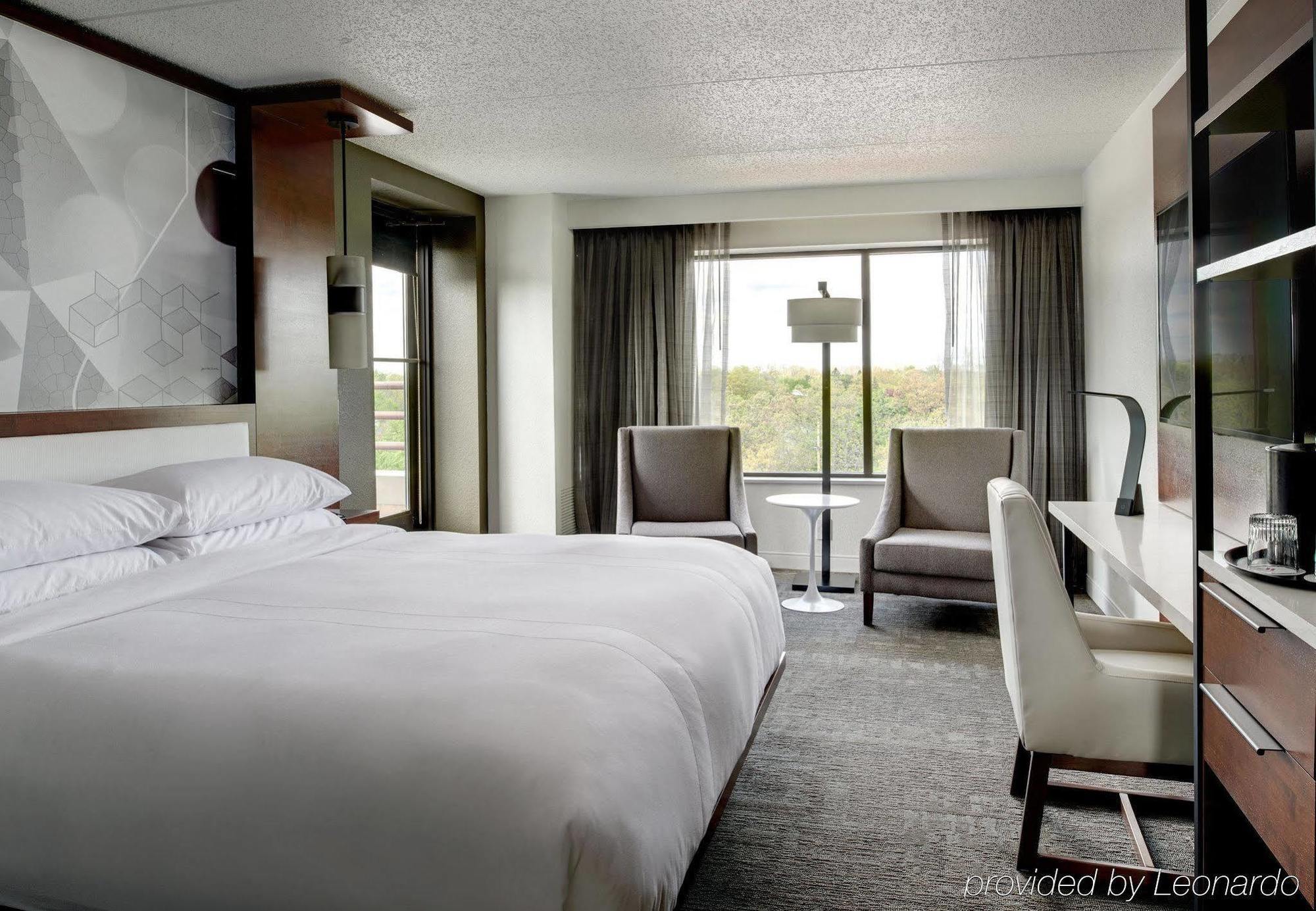 Marriott East Lansing At University Place Exteriör bild